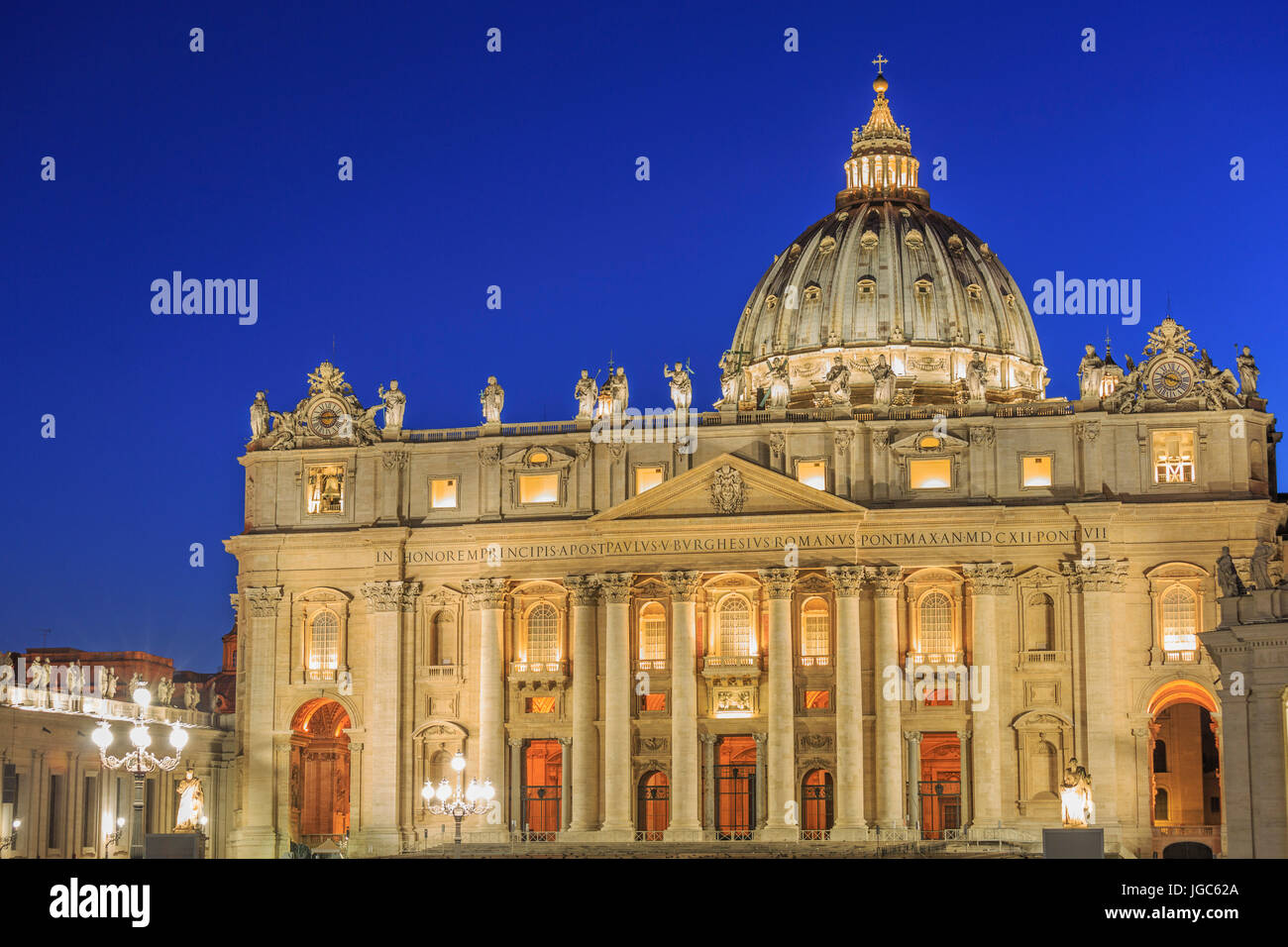 La Basilica di San Pietro e la Città del Vaticano, Roma, Italia Foto Stock