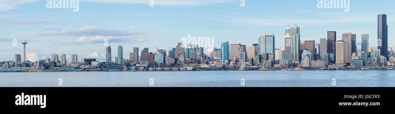 Lo skyline di Seattle dal Seacrest Park Foto Stock