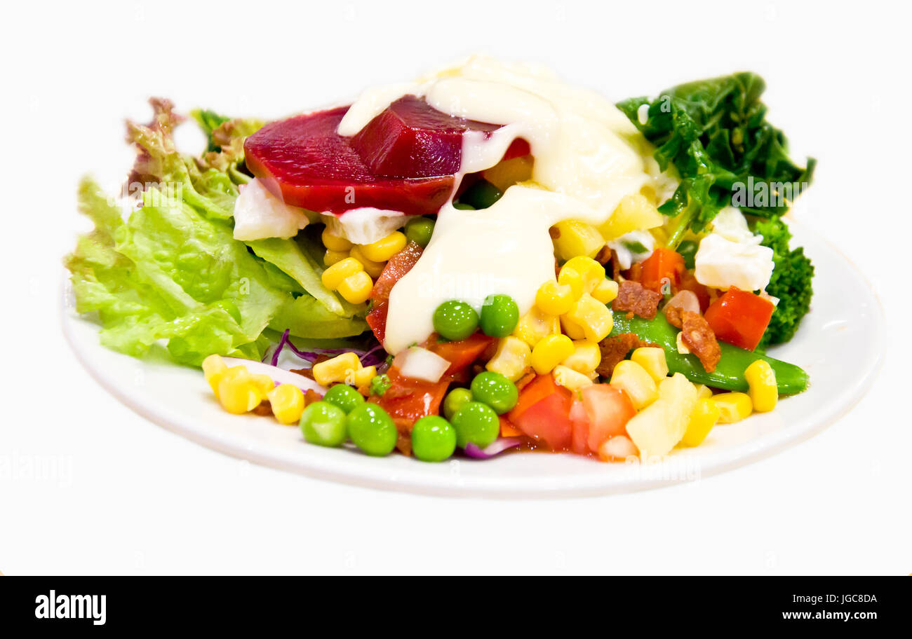 Verdure miste e insalata di frutta fro cibo sano su sfondo bianco Foto Stock