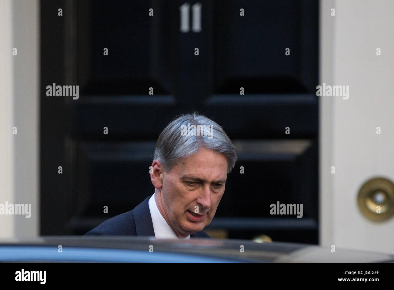 Londra, Regno Unito. 5 Luglio, 2017. Philip Hammond MP, il Cancelliere dello Scacchiere, foglie 10 Downing Street a seguito di un frigocongelatore supplementare incontro di questa sera. Alcuni conservatori backbenchers erano anche nella partecipazione a Downing Street. Credito: Mark Kerrison/Alamy Live News Foto Stock