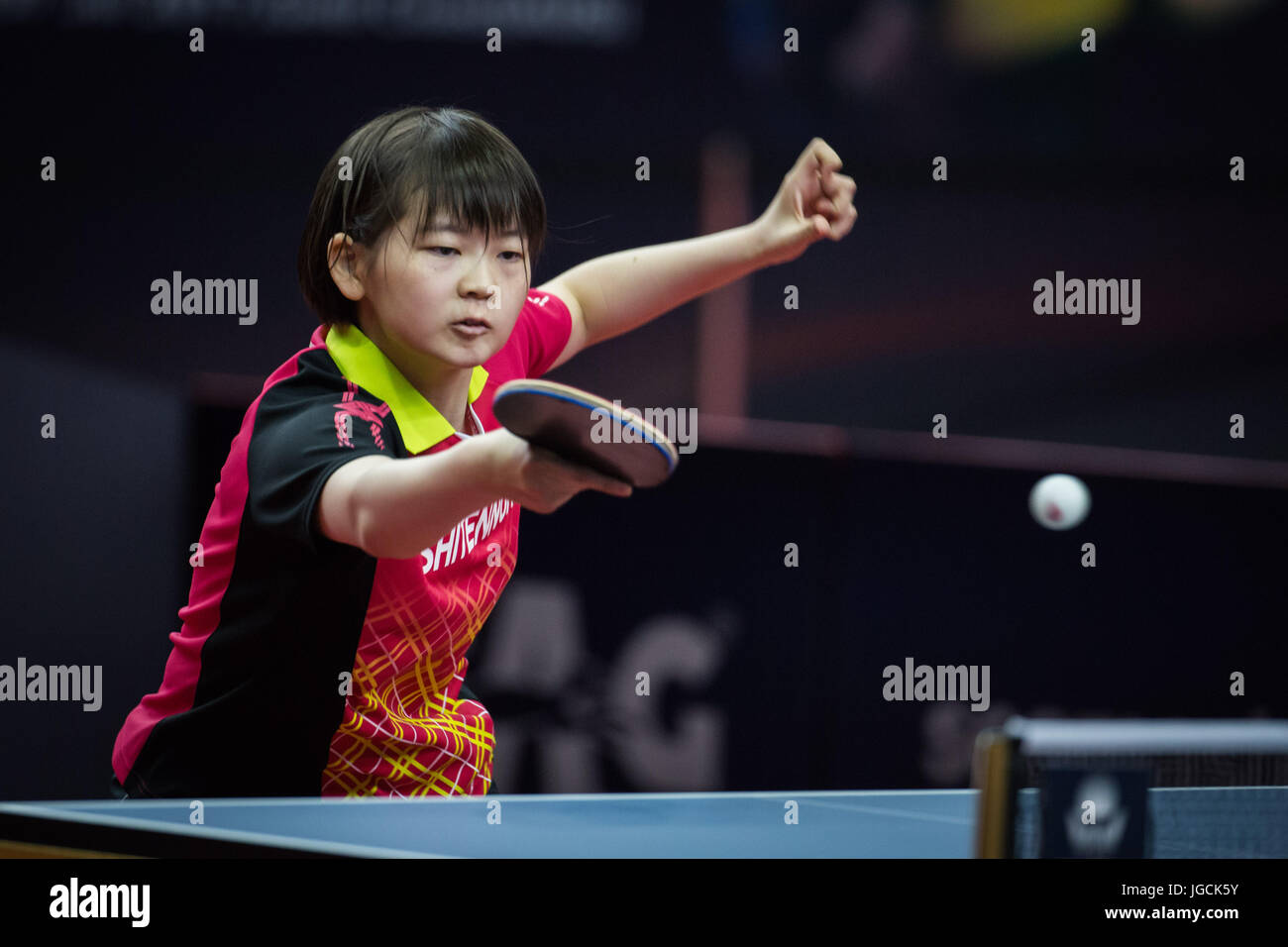 Gold Coast, Australia. 6 Luglio, 2017. Shiomi Maki del Giappone compete durante le donne singoli quarti match contro Zhu Yuling della Cina al 2017 ITTF World Tour Platinum Australia Open in Gold Coast, Australia Luglio 6, 2017. Zhu Yuling ha vinto 4-0. Credito: Zhu Hongye/Xinhua/Alamy Live News Foto Stock