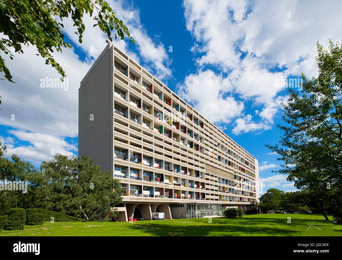 Vista esterna del modernismo Corbusierhaus appartamento edificio costruito come Unite d'abitazione a Berlino, Germania Foto Stock