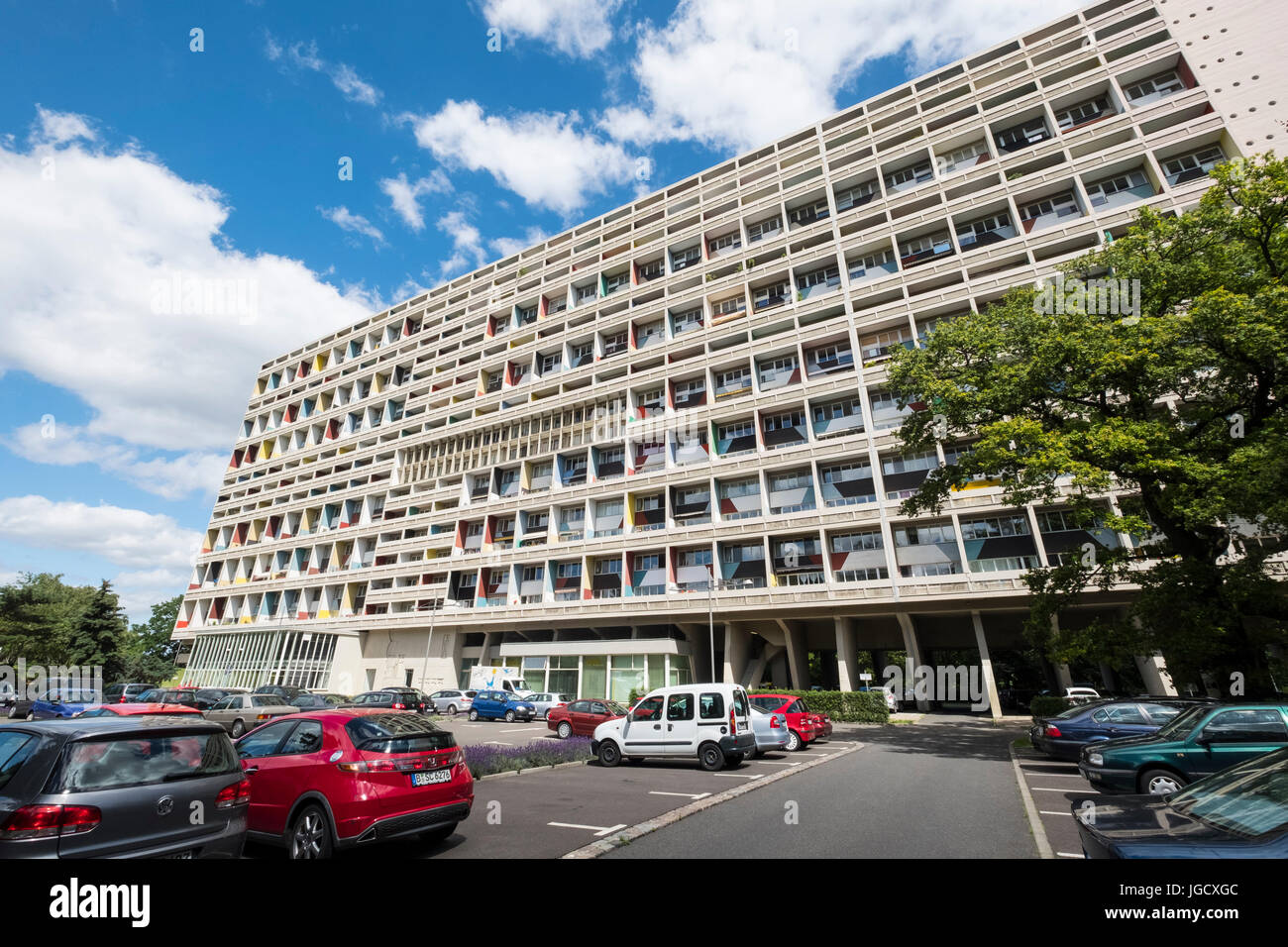Vista esterna del modernismo Corbusierhaus appartamento edificio costruito come Unite d'abitazione a Berlino, Germania Foto Stock
