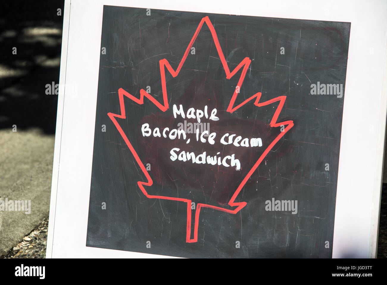 Maple bacon ice cream sandwich alla carne e pane Ristorante, Gastown, Vancover, Canada Foto Stock