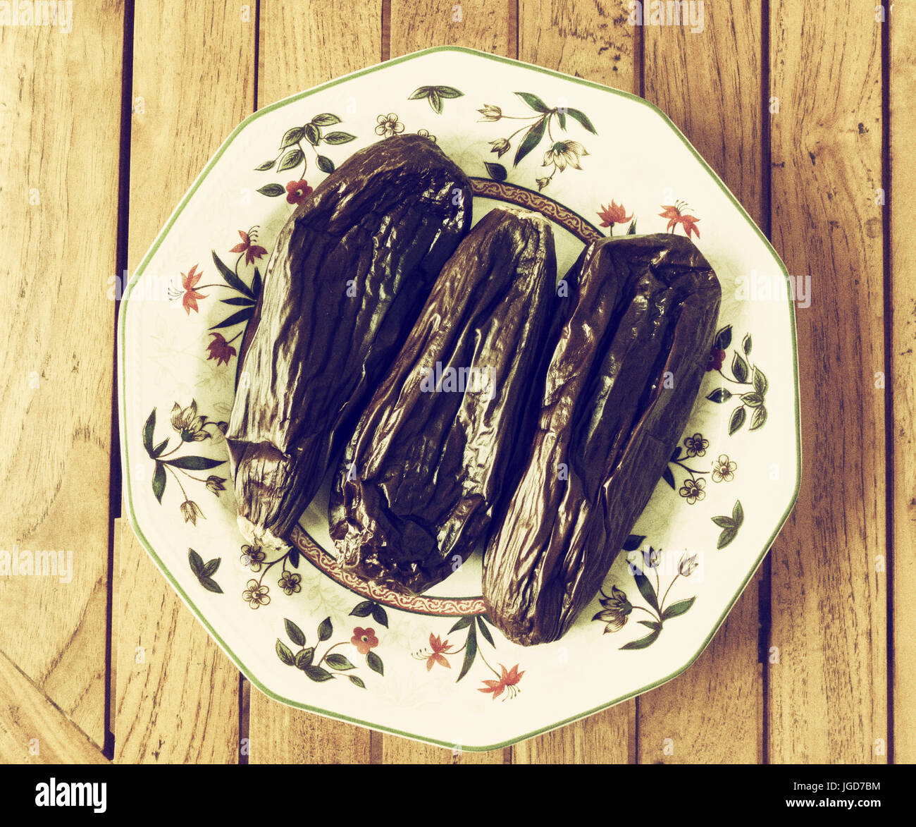 Melanzane arrostito intero. Foto Stock