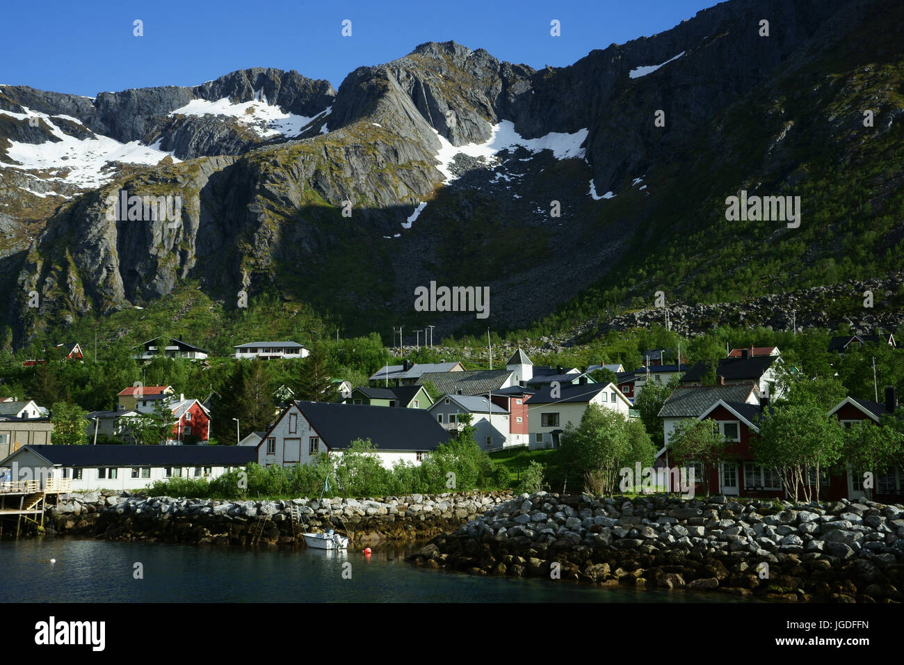 Città Gryllefjord, isola Senja, nel nord della Norvegia Foto Stock