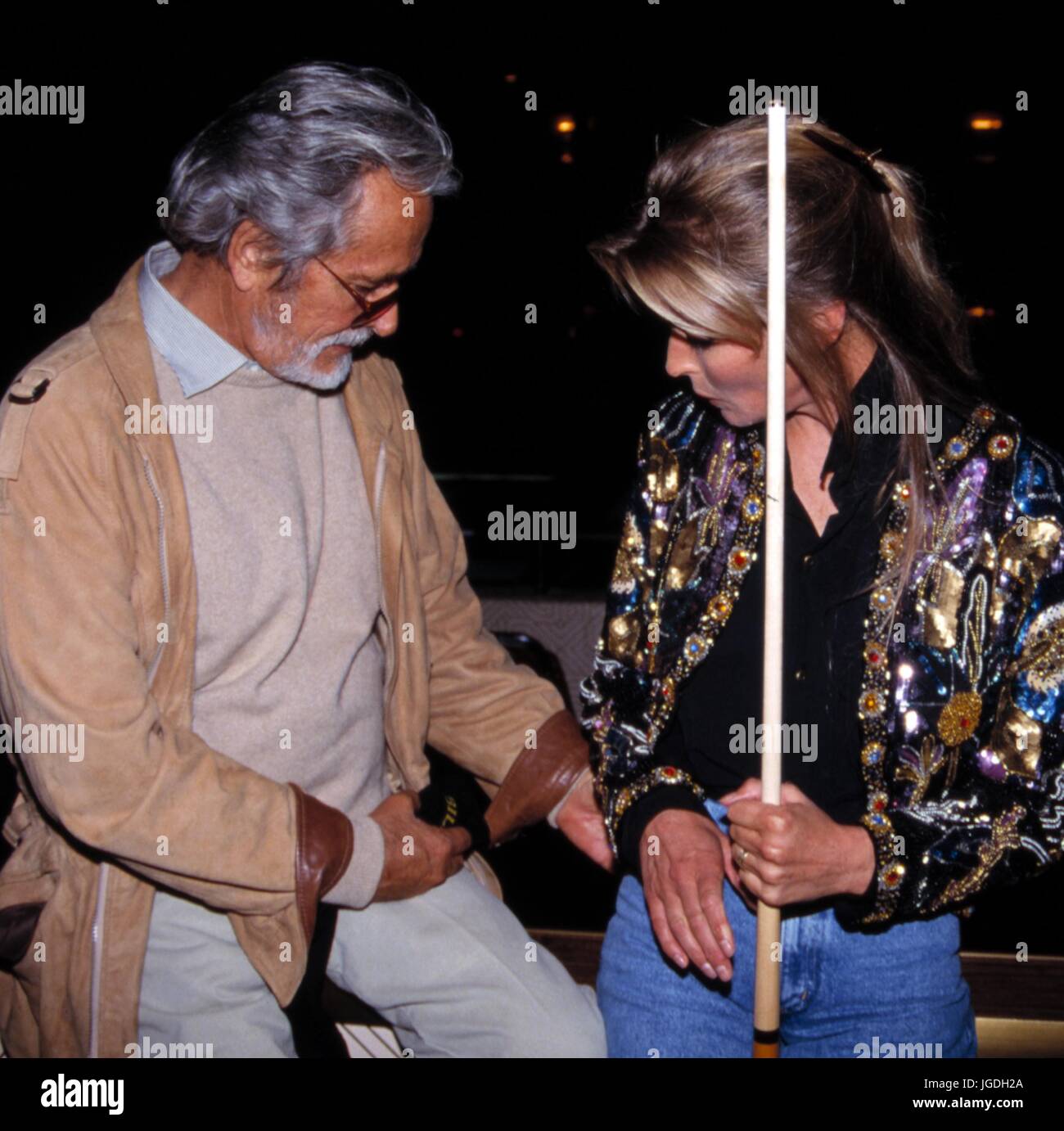 RTWM / MediaPunch BO E JOHN DEREK Ottobre 12, 1993 IL GENE SHALIT CELEBRITY BILIARDI CLASSIC SCLEROSI MULTIPLA BENEFICIO NEW YORK CITY © RTWM / MediaPunch Foto Stock