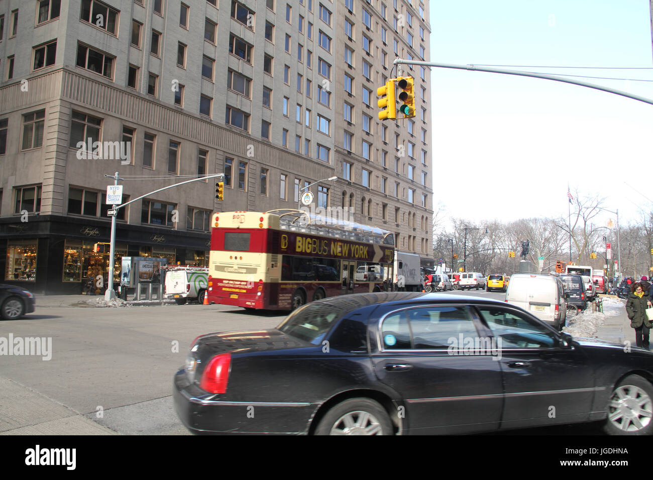 Sesta Avenue, al Central Park di New York, Stati Uniti Foto Stock