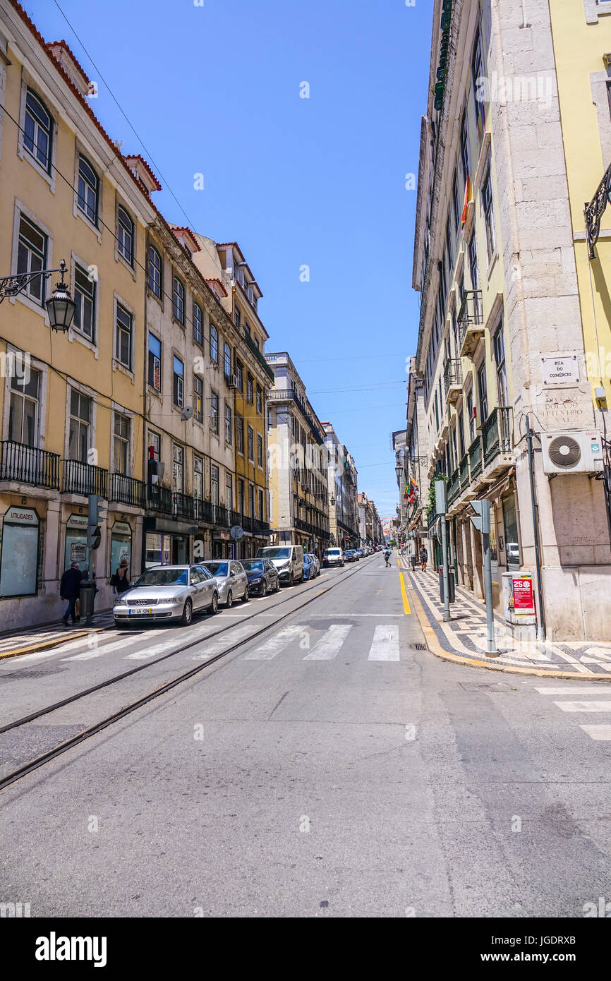 Angolo di strada a Lisbona - LISBONA - PORTOGALLO 2017 Foto Stock