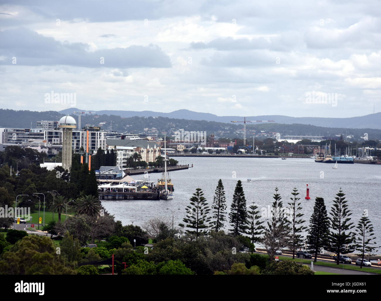 Vista panoramica di Newcastle e Hunter River da Fort Scratchley (NSW, Australia). Foto Stock