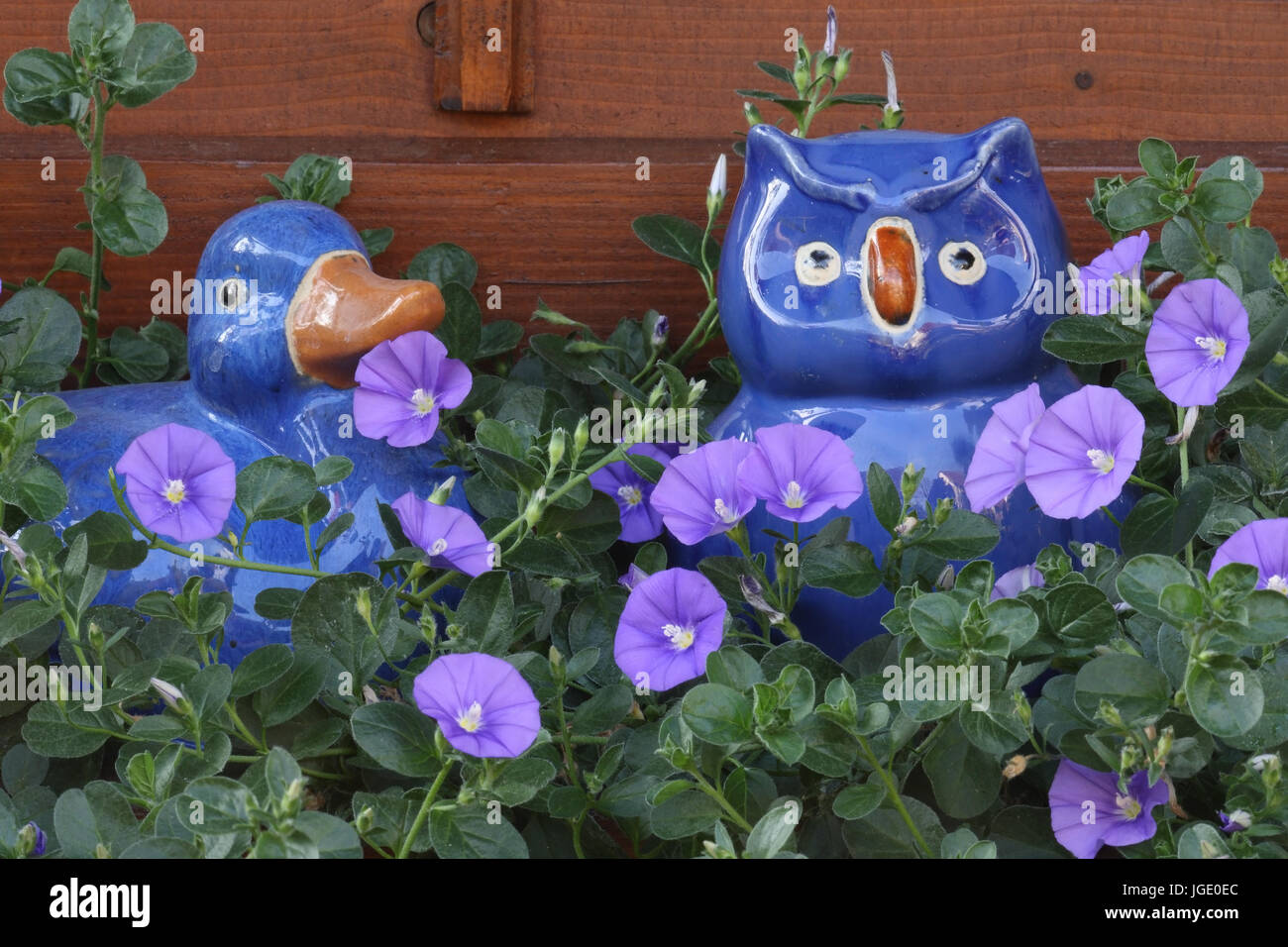 Maurizio blu con giardino figure, Blaue Mauritius mit Gartenfiguren Foto Stock