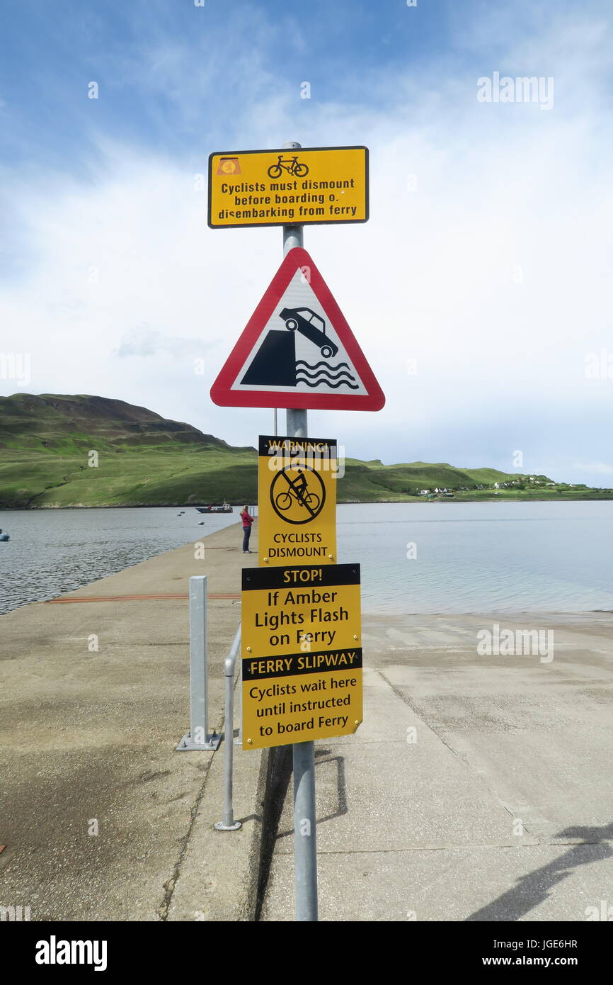 Traghetto da Sconser a Inverarish, Skye di Raasay Foto Stock