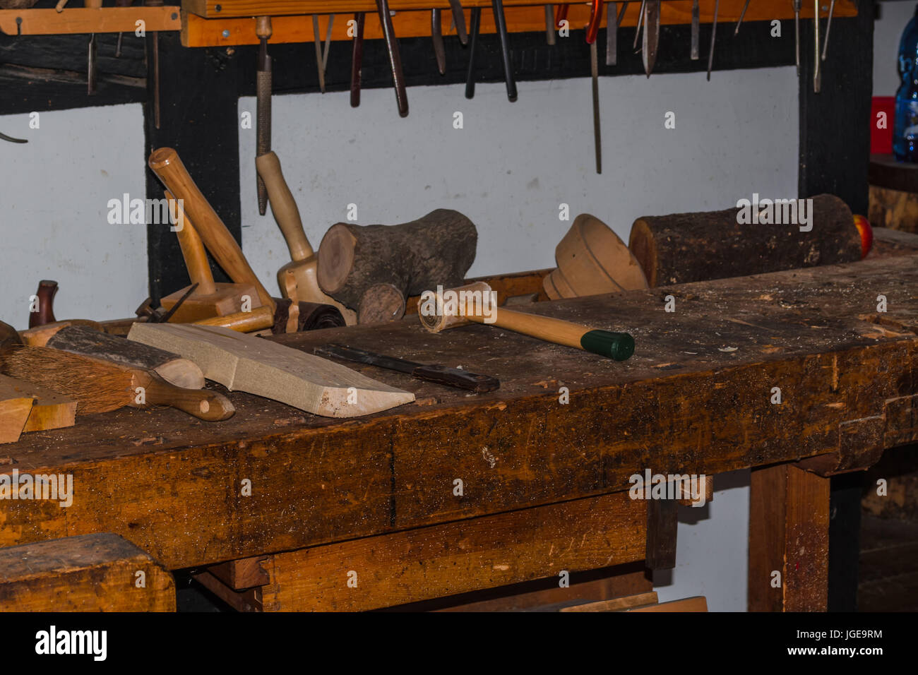 Strumenti per un carpentiere o falegname. Vari strumenti per la costruzione. Foto Stock