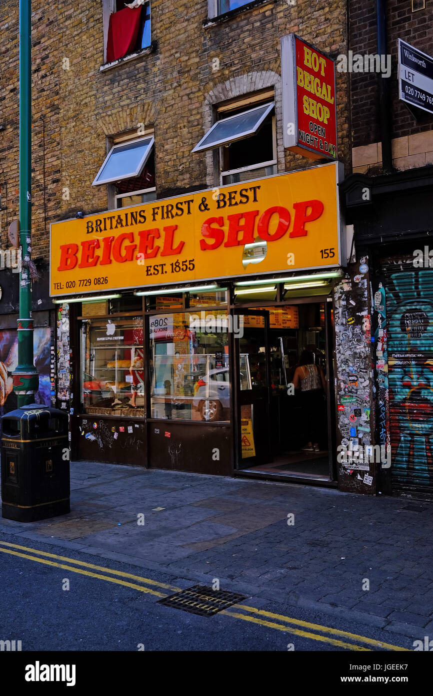 Il primo negozio di Beigel in Gran Bretagna a Londra il Brick Lane nell'East End. Foto Stock