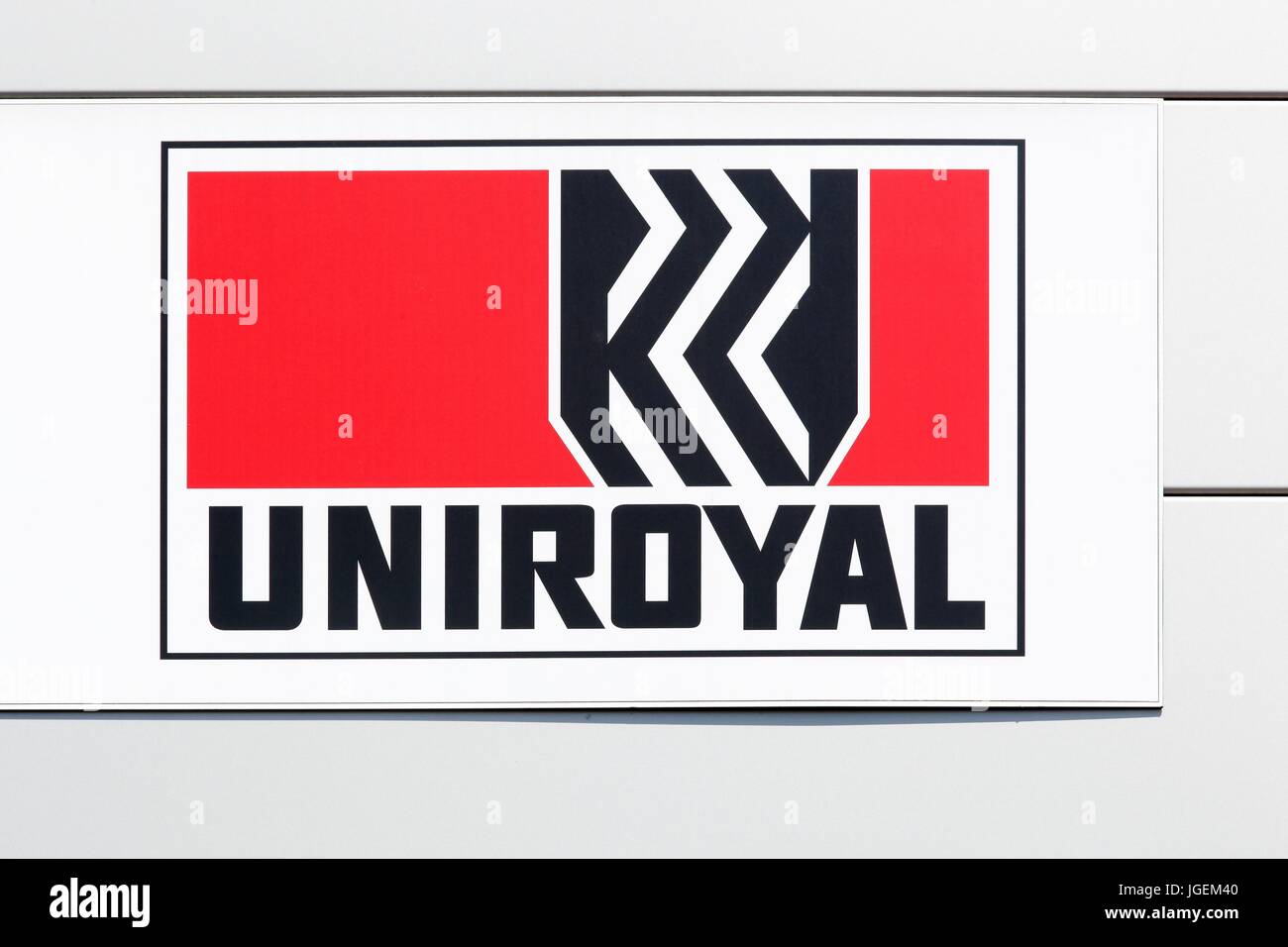 Macon, Francia - 20 Giugno 2017: Uniroyal logo su una parete. Uniroyal è un produttore americano di pneumatici e di altri in gomma sintetica-prodotti correlati Foto Stock