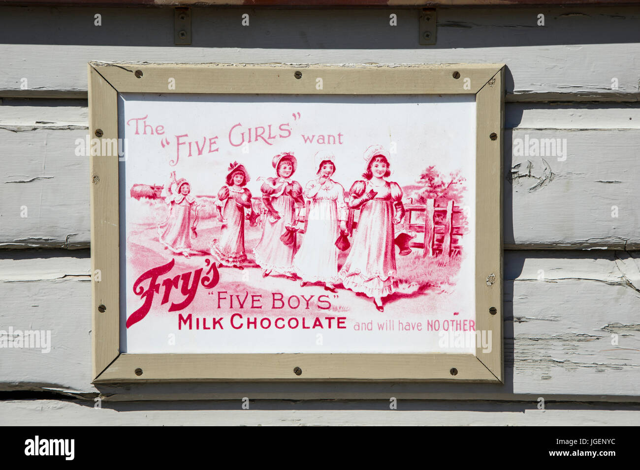 Smalto pubblicità segno Fry's "cinque ragazzi' cioccolato Dean Forest Railway, Foresta di Dean, Gloucestershire Foto Stock