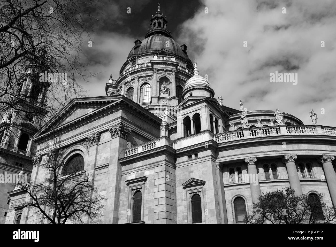 Esterno della Chiesa Cattolica Romana di St Stephens Basilica, città di Budapest, Ungheria Foto Stock