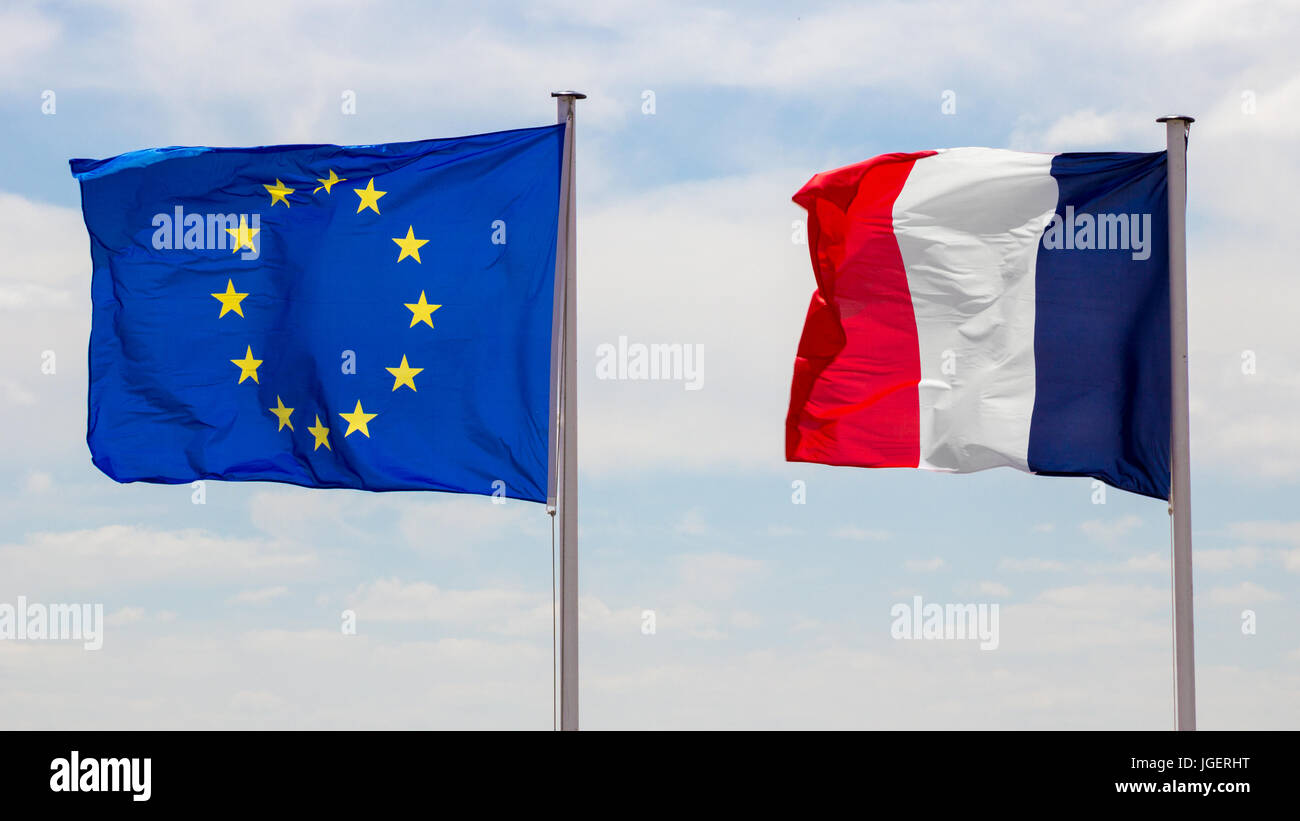 Eeuropean Unione bandiera e la bandiera francese Foto Stock