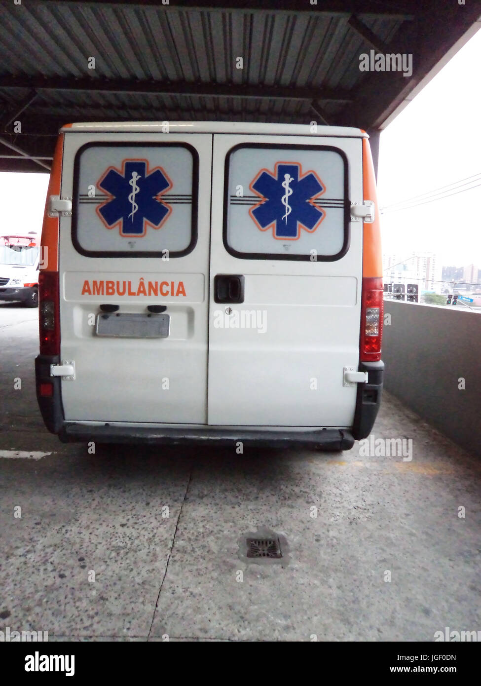 Le ambulanze, ospedale Municipal de Campo Limpo, Itapecerica Road, capitale, São Paulo, Brasile. Foto Stock