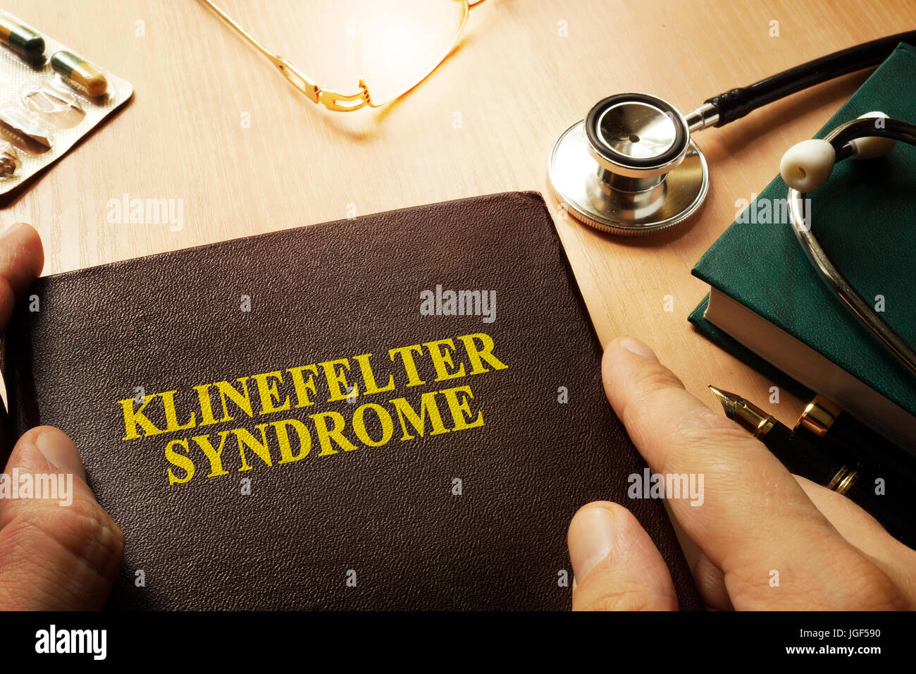 Prenota con il nome di sindrome di Klinefelter. Foto Stock