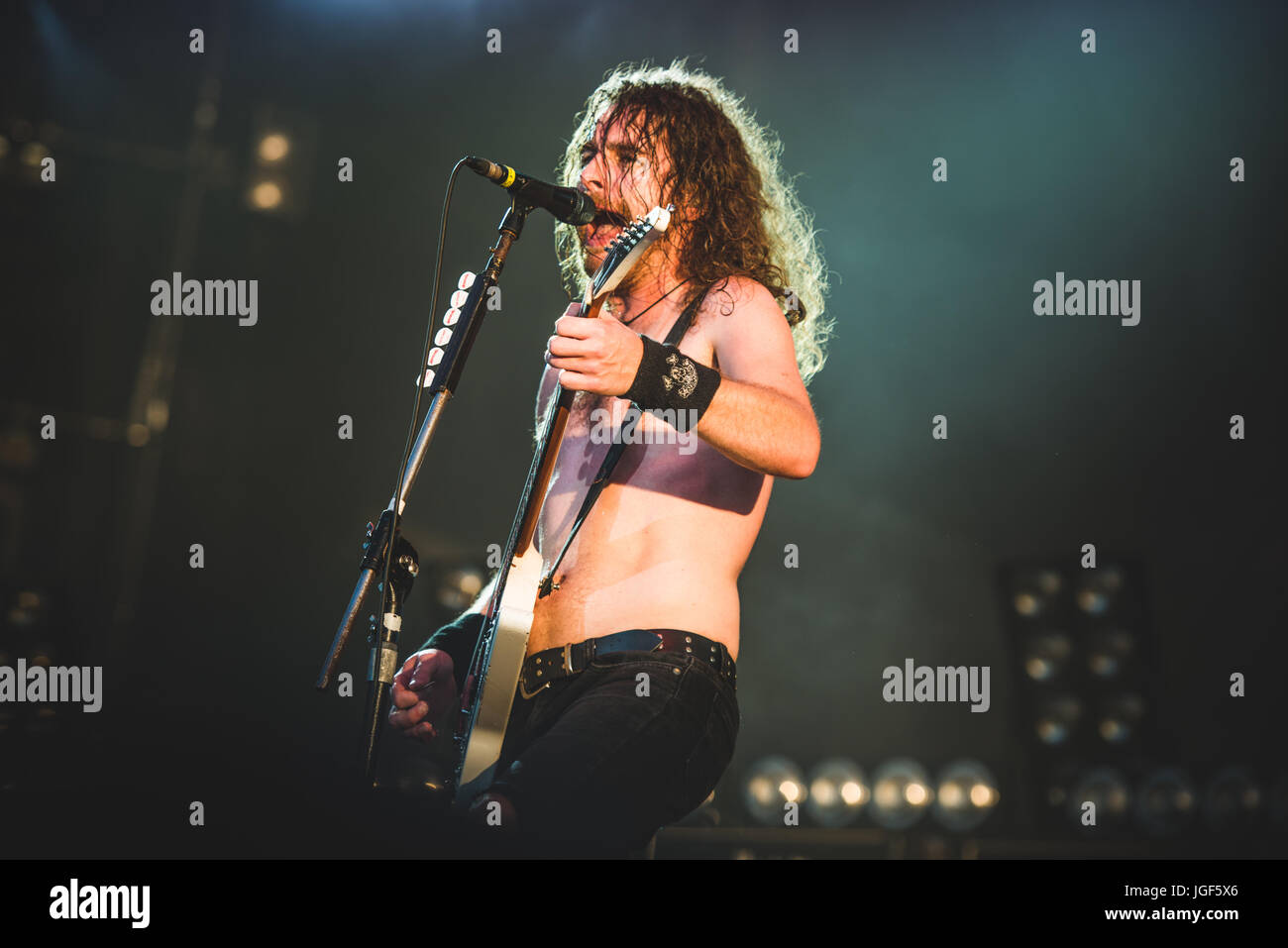 Giugno 17, 2017: Airbourne performance dal vivo sul palco del Festival Hellfest 2017 in Clisson Foto: Alessandro Bosio Foto Stock