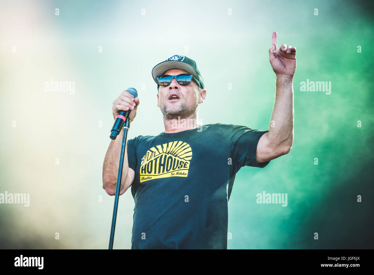 Clisson, Francia. 17 Giugno, 2017. Ugly Kid Joe suonare dal vivo sul palco del Festival Hellfest 2017 in Clisson. Credito: Alessandro Bosio/Pacific Press/Alamy Live News Foto Stock