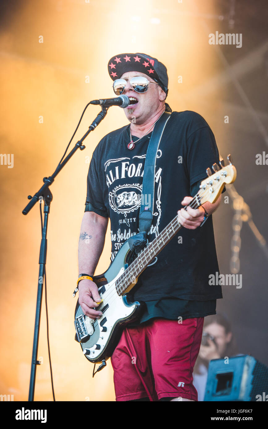 Clisson, Francia. 17 Giugno, 2017. Ugly Kid Joe suonare dal vivo sul palco del Festival Hellfest 2017 in Clisson. Credito: Alessandro Bosio/Pacific Press/Alamy Live News Foto Stock