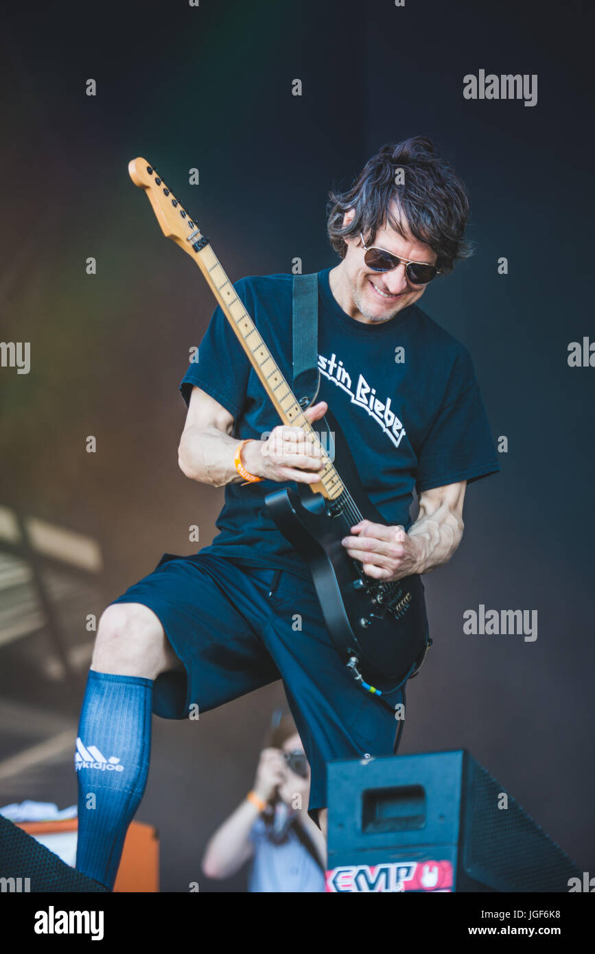 Clisson, Francia. 17 Giugno, 2017. Ugly Kid Joe suonare dal vivo sul palco del Festival Hellfest 2017 in Clisson. Credito: Alessandro Bosio/Pacific Press/Alamy Live News Foto Stock