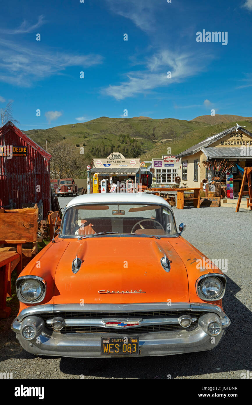 1957 Chevrolet a tre insenature Trading Company, Passo Burkes, Mackenzie Country, Canterbury, Isola del Sud, Nuova Zelanda Foto Stock