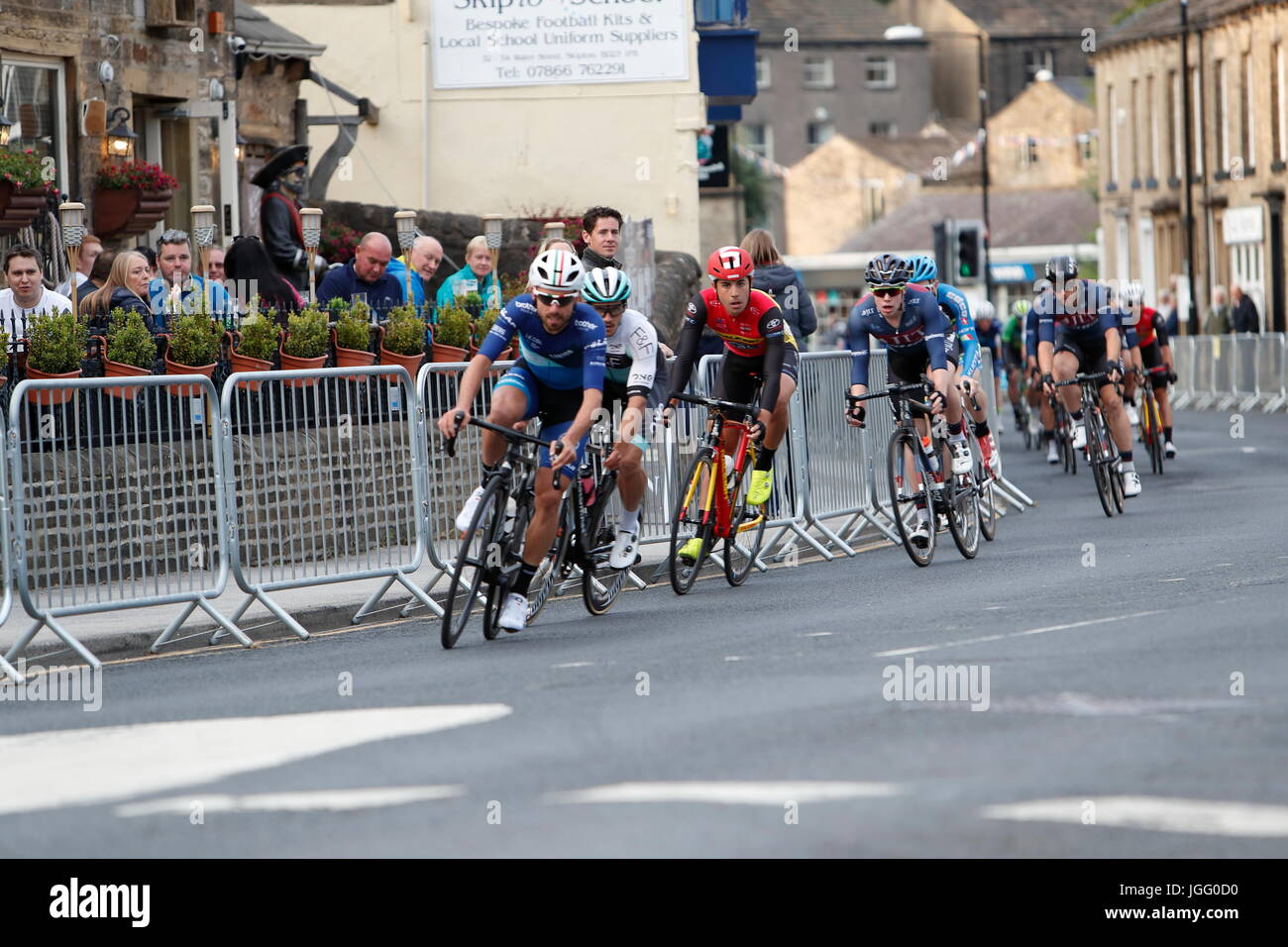 Skipton, Regno Unito. 5 lug 2017. Skipton Mens Elite Cycle Race mercoledì 05 luglio 2017 Credit: Les Wagstaff/Alamy Live News Foto Stock