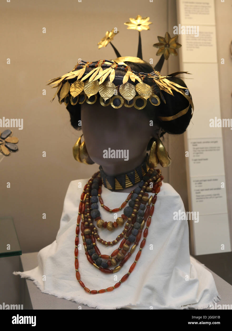 L'Iraq. Roya. cimitero. Ur. Early Dynastic III. Nastro color oro da una testa-vestito. Femmina. 2600 BC. British Museum. Londra. Foto Stock