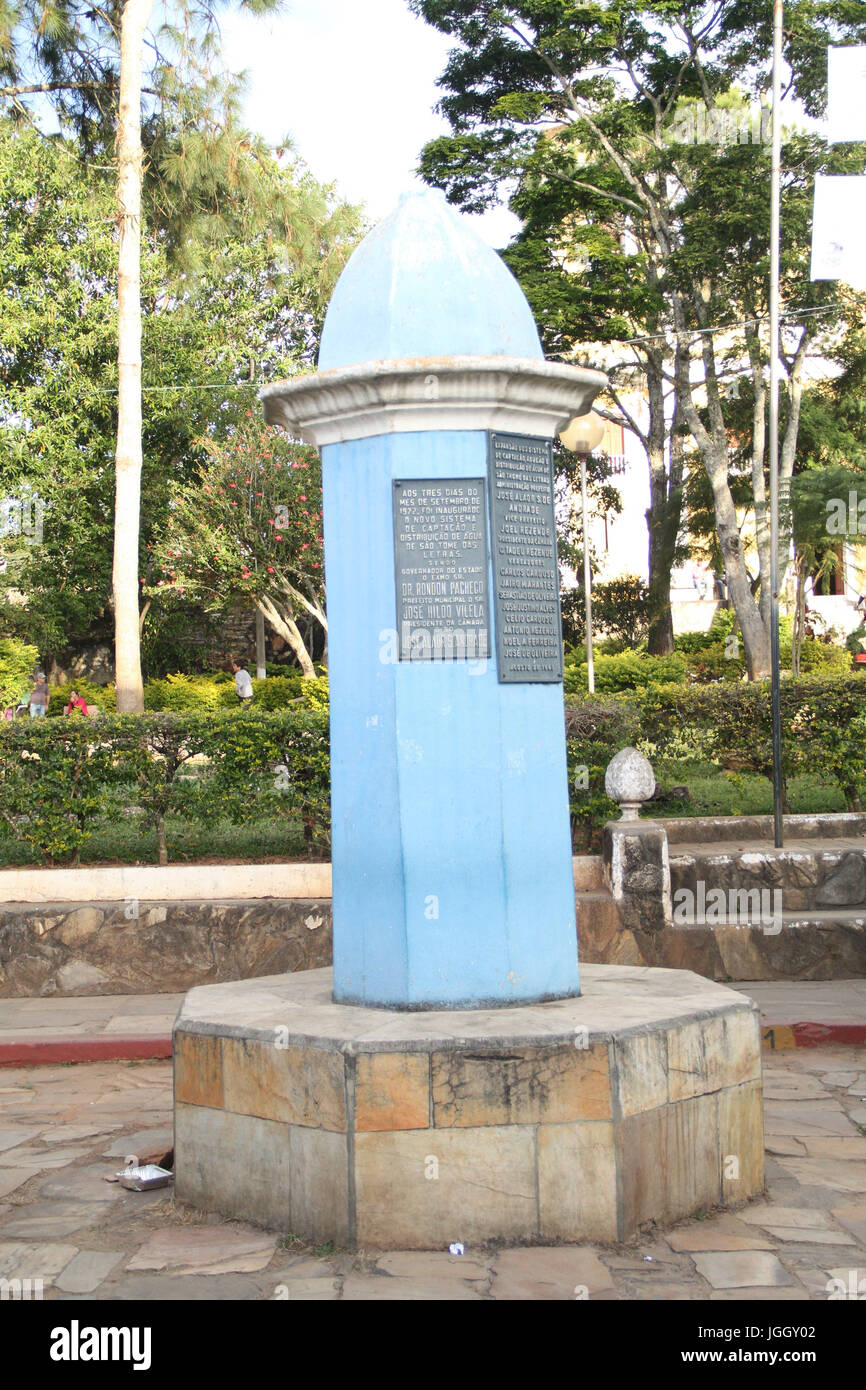 Un monumento, Quadrato Barone di Alfenas, 2016, centro città, São Tomé Das Letras, Minas Gerais, Brasile. Foto Stock