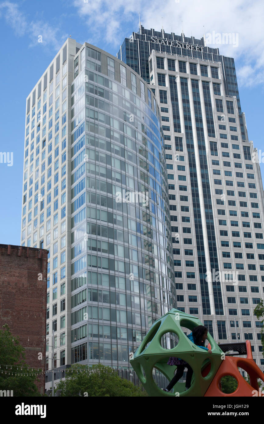 Edifici alti vicino a Chinatown e Dewey Square a Boston, Massachusetts. Foto Stock