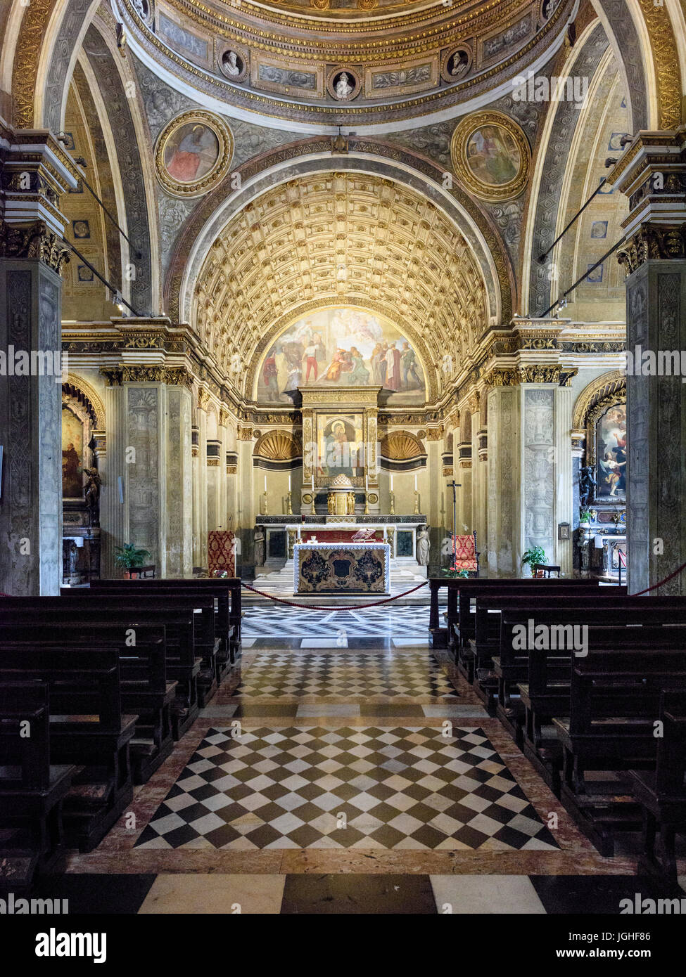 Milano. L'Italia. La falsa abside di Santa Maria presso San Satiro, da Donato Bramante, 1482