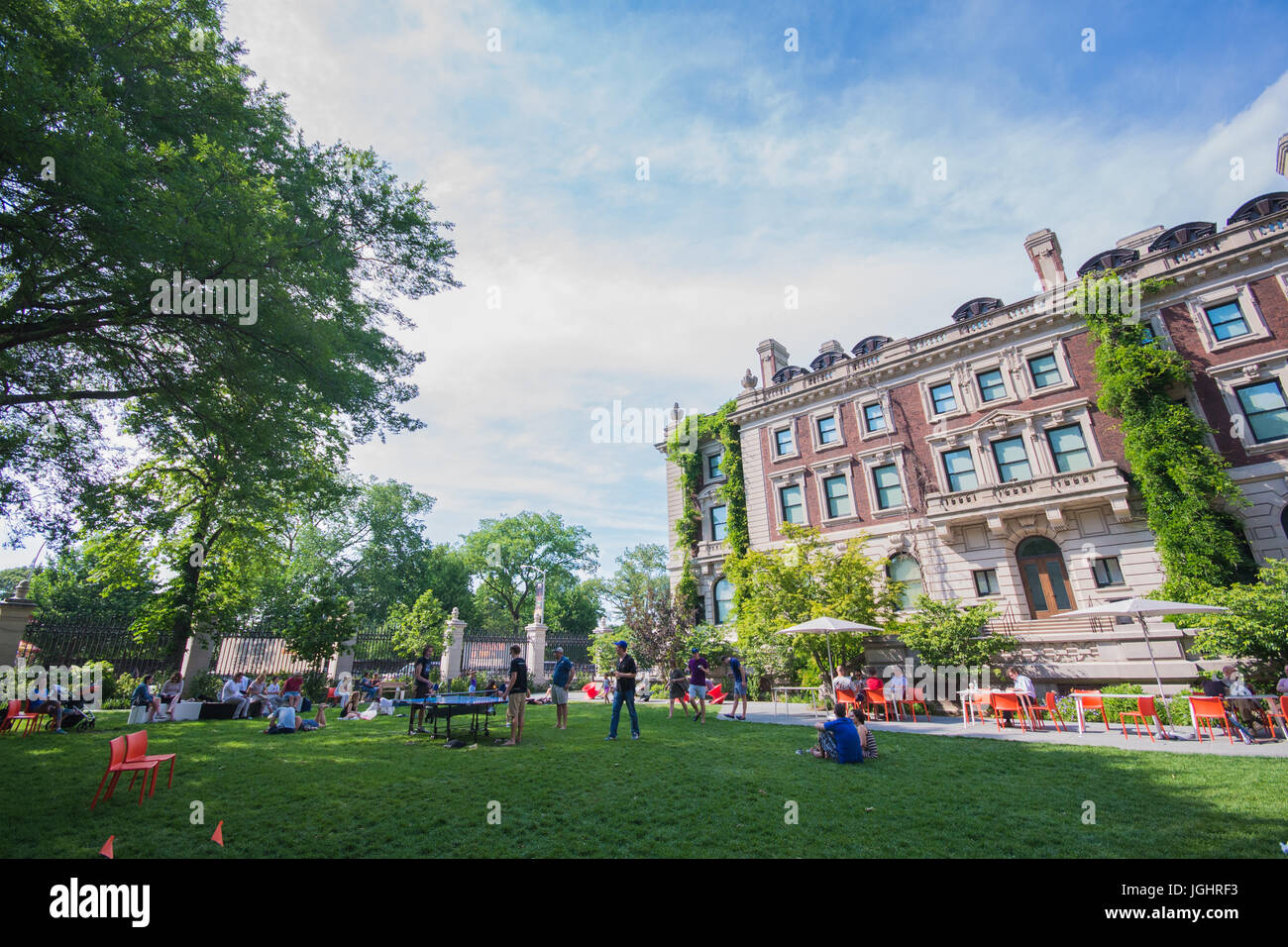 Esterno dell'entrata laterale del Museo del Design Smithosoniano Foto Stock