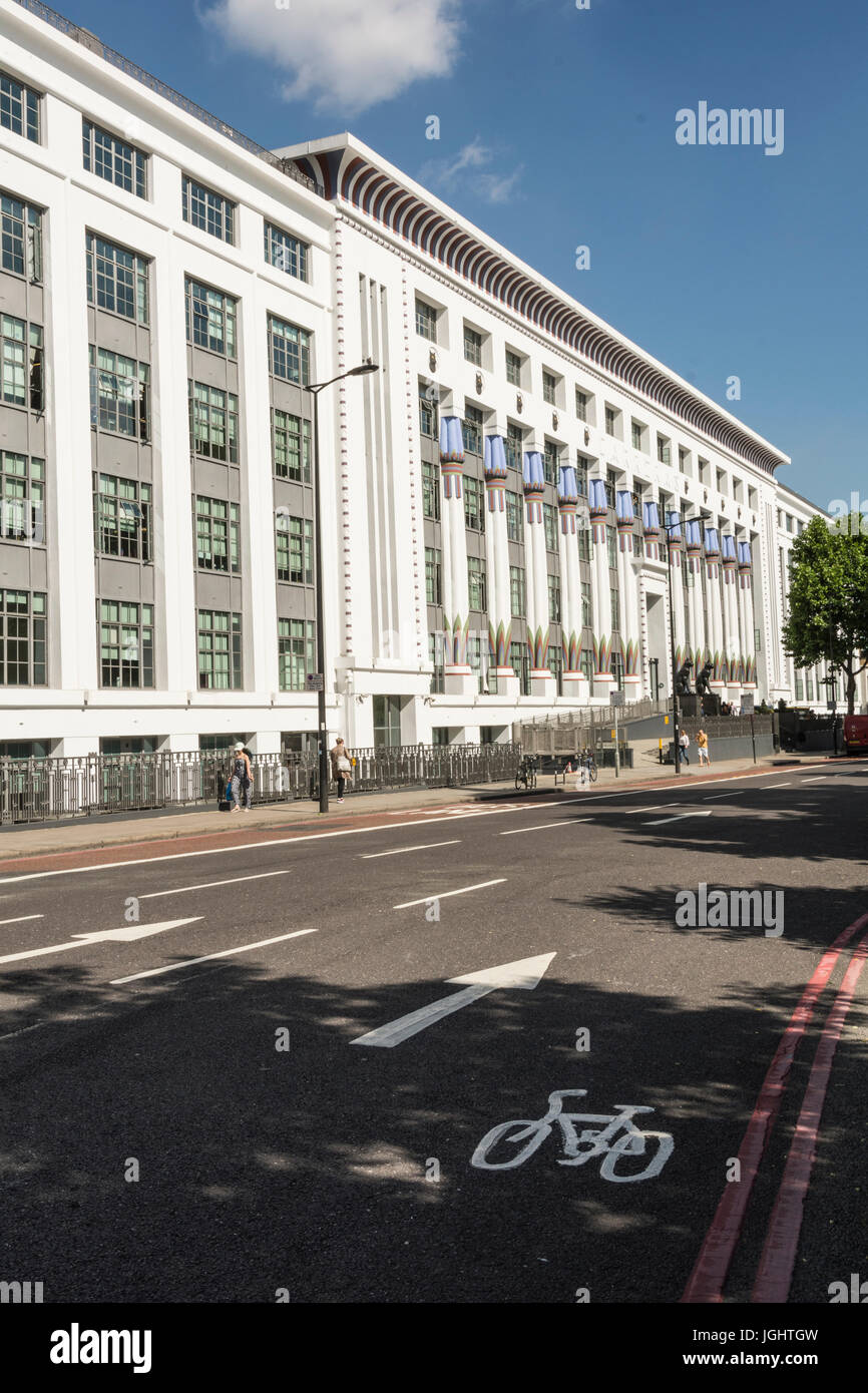 Greater London House, ex Carreras fabbrica di sigarette, in Mornington Crescent, Camden, London, Regno Unito Foto Stock