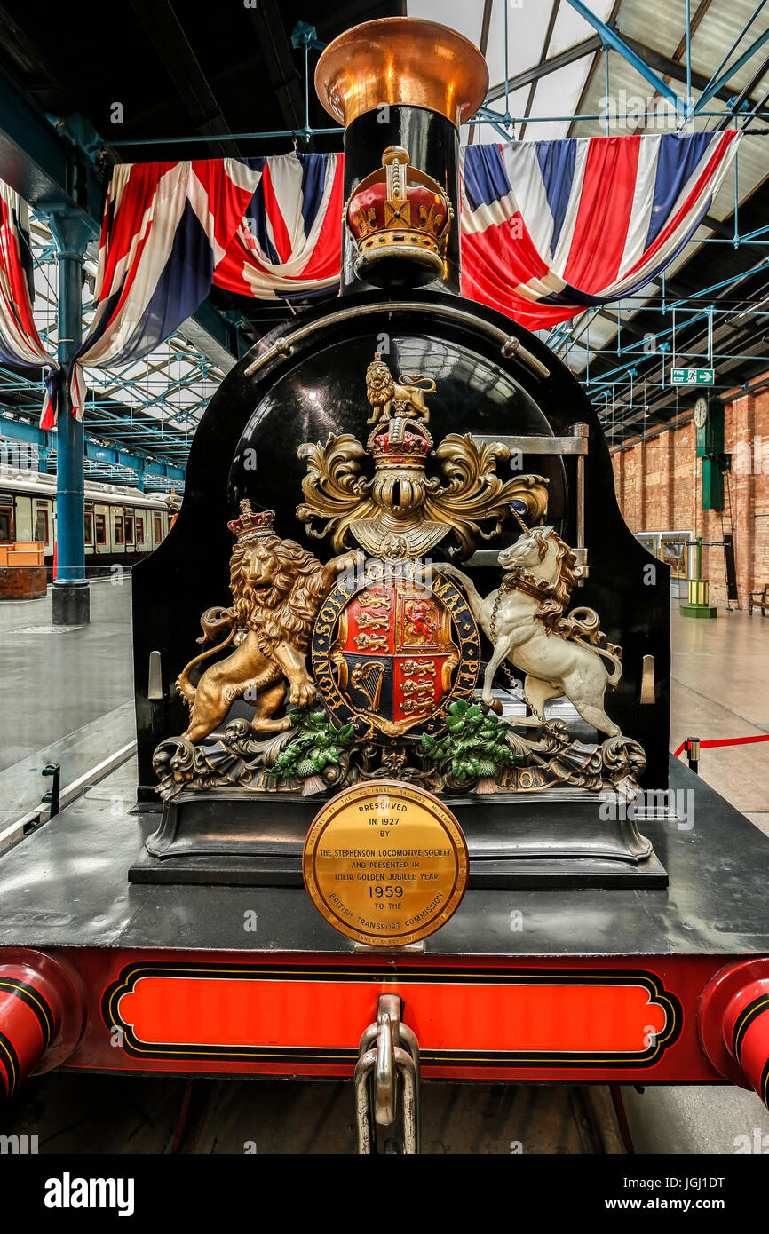 Parte anteriore del "Gladstone " Treno motore, stazione Hall, il museo nazionale delle ferrovie, York, nello Yorkshire, Inghilterra, Regno Unito Foto Stock