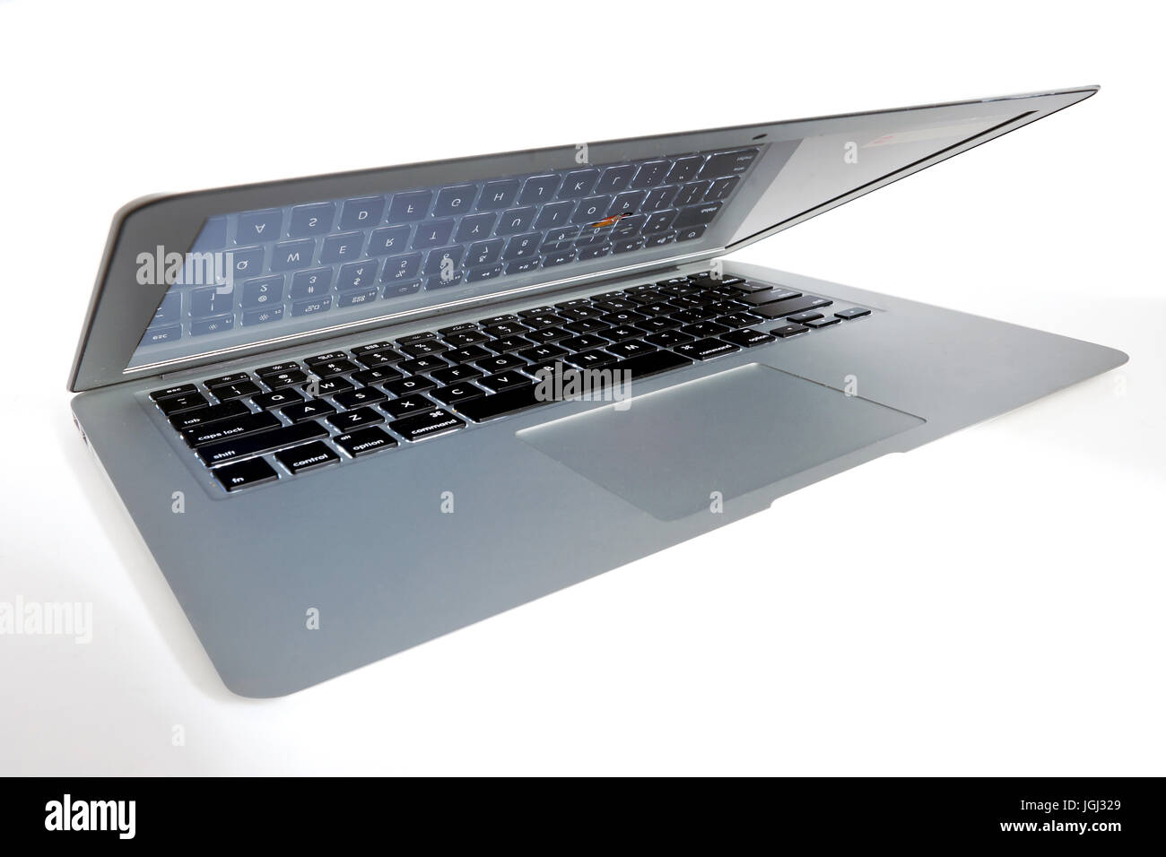 Montreal, Canada, 7 luglio, 2017. Immagine di un Macbook Air su sfondo bianco.Credit:Mario Beauregard/Alamy Live News Foto Stock