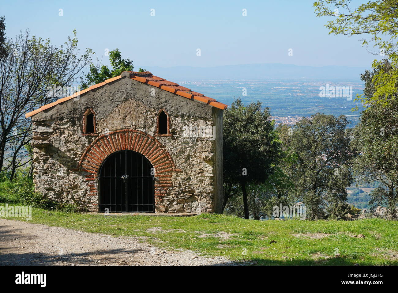 La piccola cappella del Cristo vicino Sorede, Pirenei orientali, Roussillon, nel sud della Francia Foto Stock