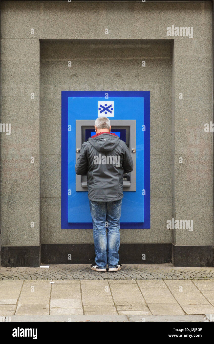 Bank of Scotland macchina cash dispenser, Fort William, Scotland, Regno Unito Foto Stock