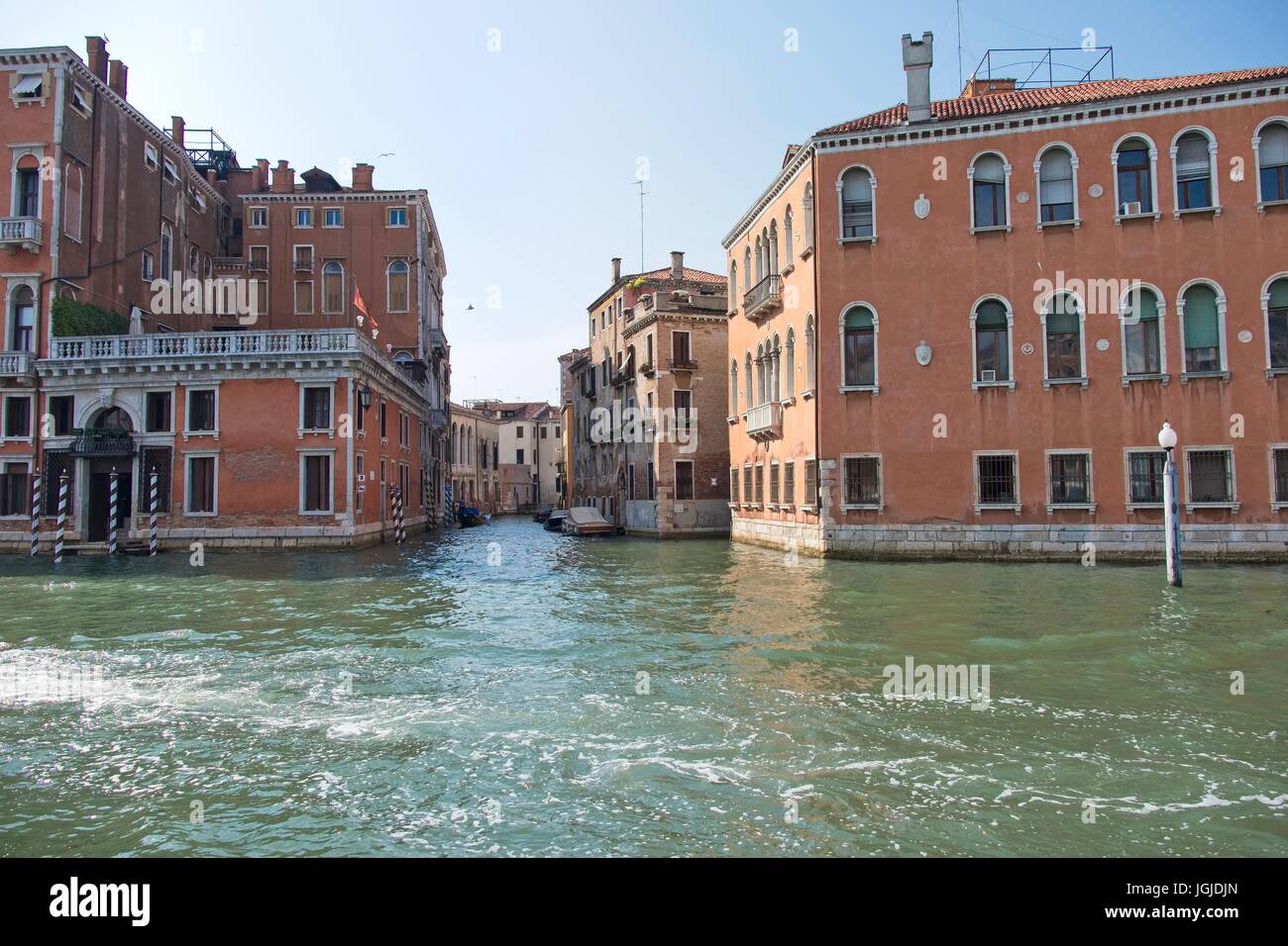 Venezia Veneto Italia. Ca cappello o Palazzo Cappello (destro costruito XV  secolo) alla confluenza tra il Canal Grande e il Rio San Polo Foto stock -  Alamy