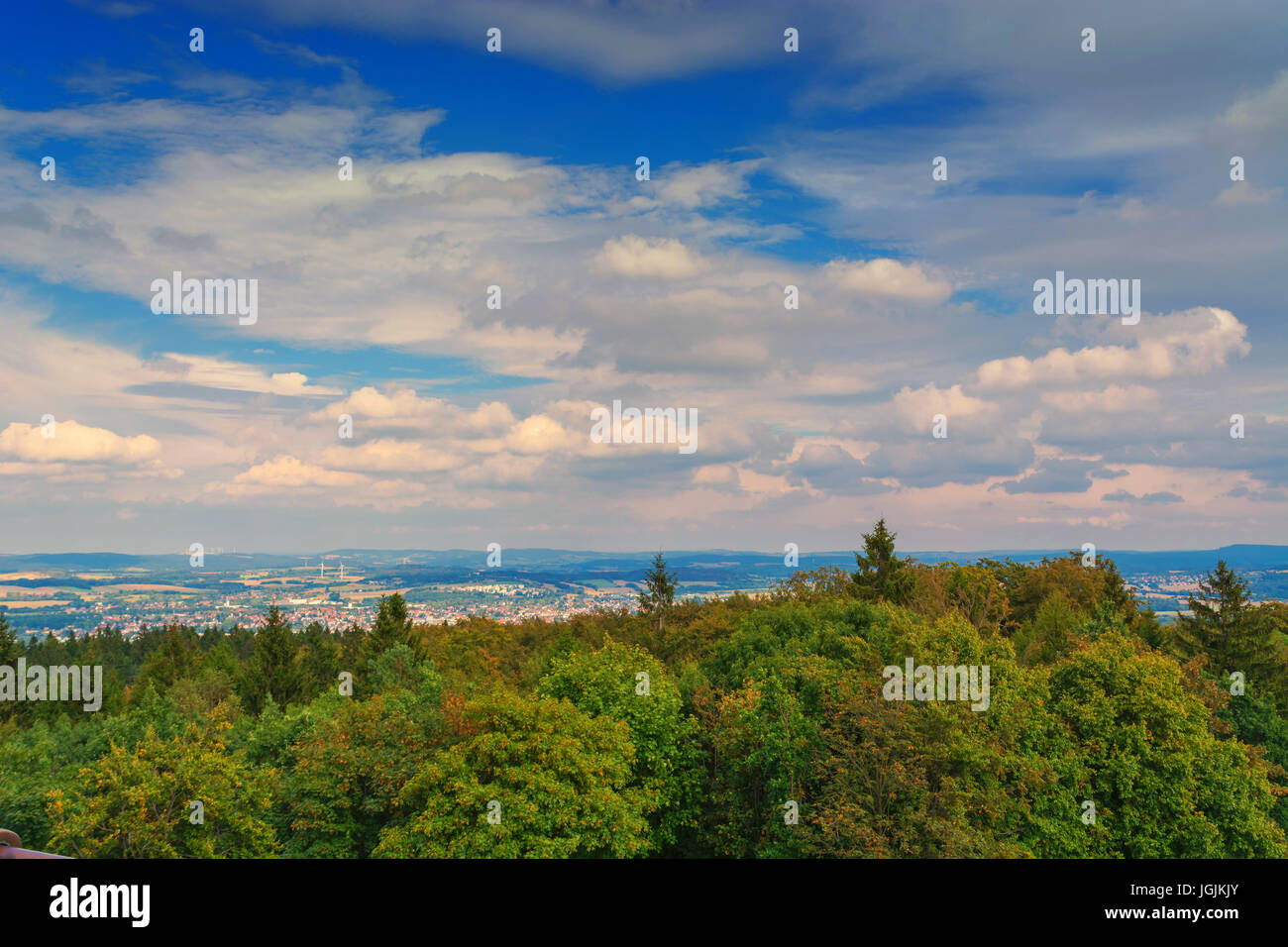 Vista panoramica dal Hermannsdenkmal alla foresta di Teutoburgo nei pressi di Detmold, Renania settentrionale-Vestfalia. Foto Stock