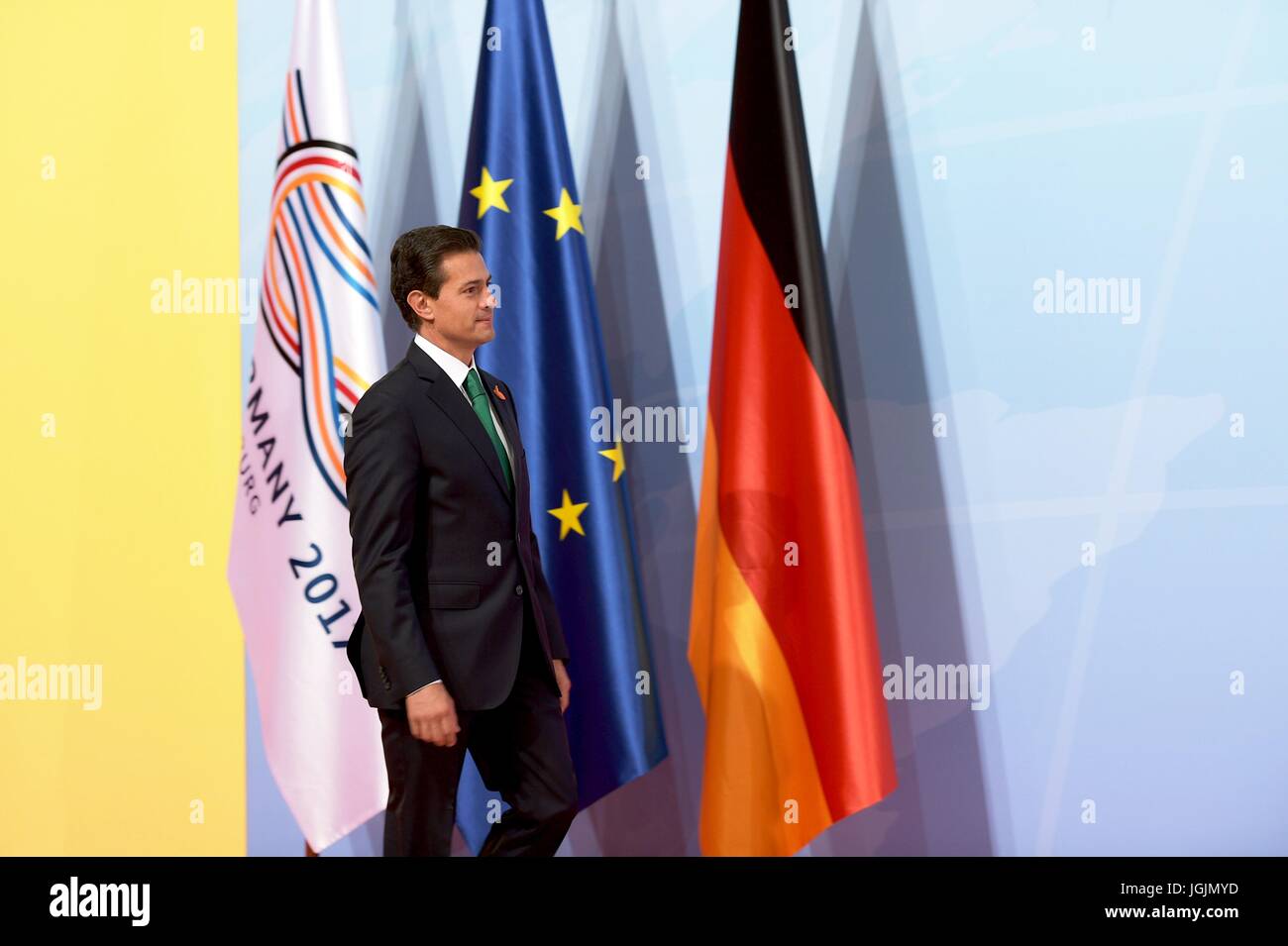 Amburgo, Germania. 07 Luglio, 2017. Il Presidente messicano Enrique Peña Nieto arriva all'inizio del primo giorno del Vertice G20 riuniti il 7 luglio 2017 ad Amburgo, in Germania. Credito: Planetpix/Alamy Live News Foto Stock
