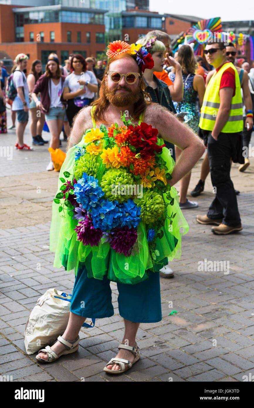 Bristol, Regno Unito. 8 Luglio, 2017. Partecipante vestito come parte del Bristol Pride Festival. Credito: Elizabeth Nunn/Alamy Live News. Foto Stock