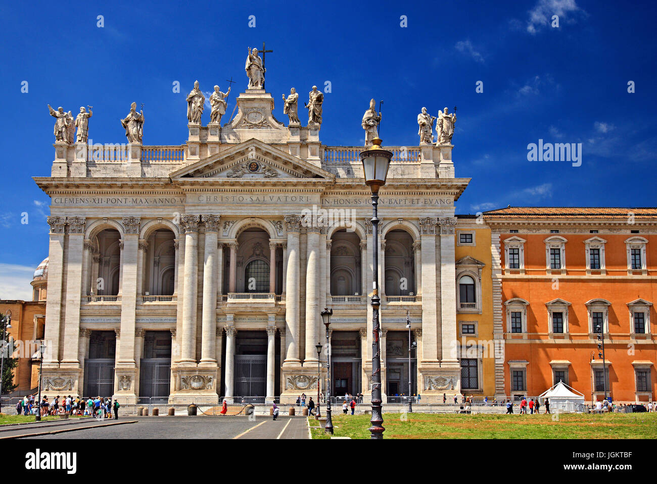 Facciata Di San Giovanni In Laterano La facciata imponente dell'Arcibasilica di San Giovanni in Laterano