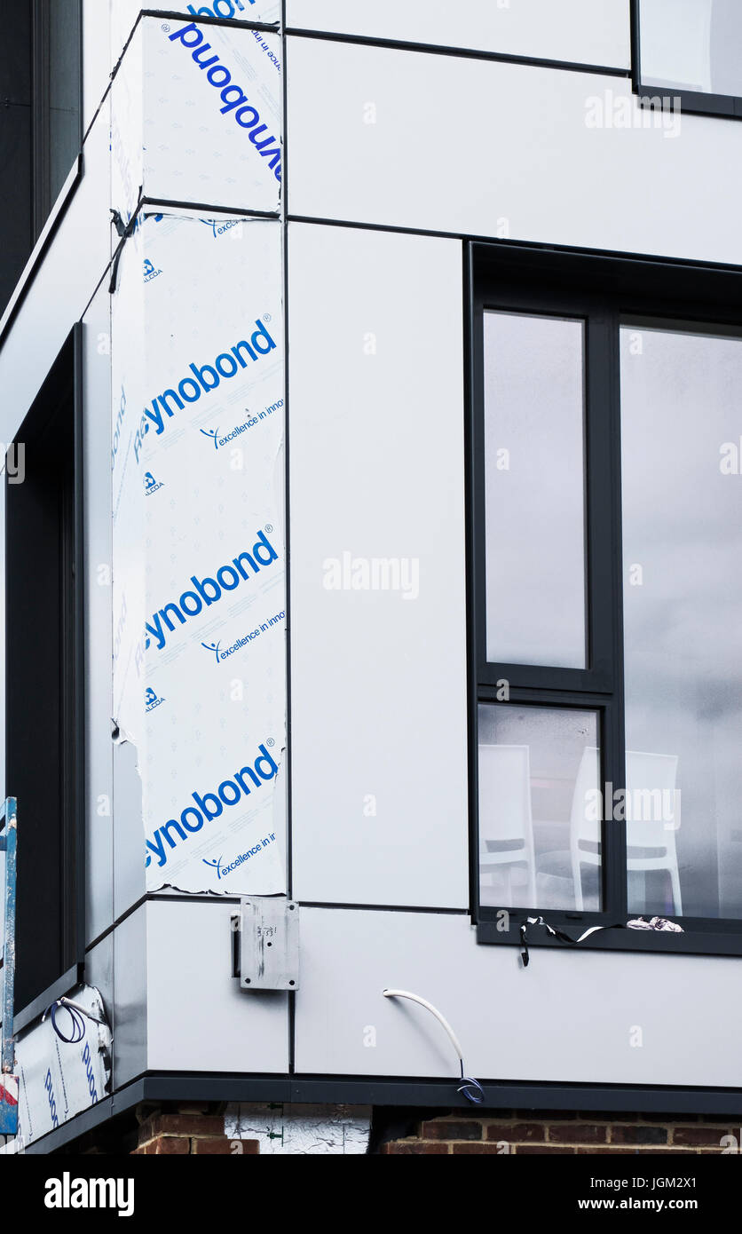 Renyobond pannelli utilizzati nella costruzione di appartamenti di studenti indipendentemente dall'effetto pannelli pe aveva presso la Torre Grenfell disastro. Foto Stock