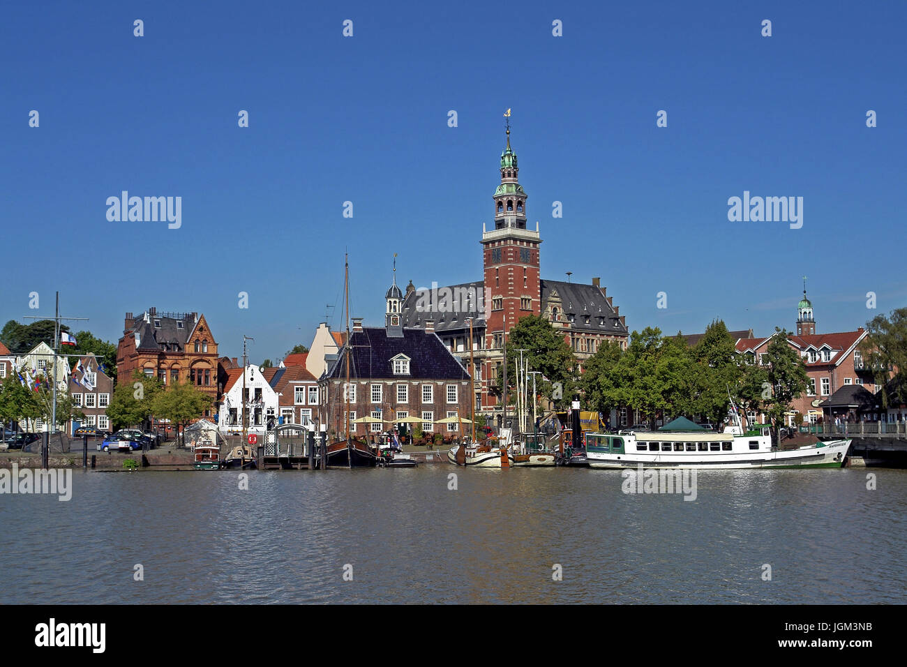 L'Europa, Germania, Bassa Sassonia, East Friesland, soddisfare blank, porto, bilance, city hall, il museo porto, le navi da passeggeri, architettura, città, edificio, Foto Stock