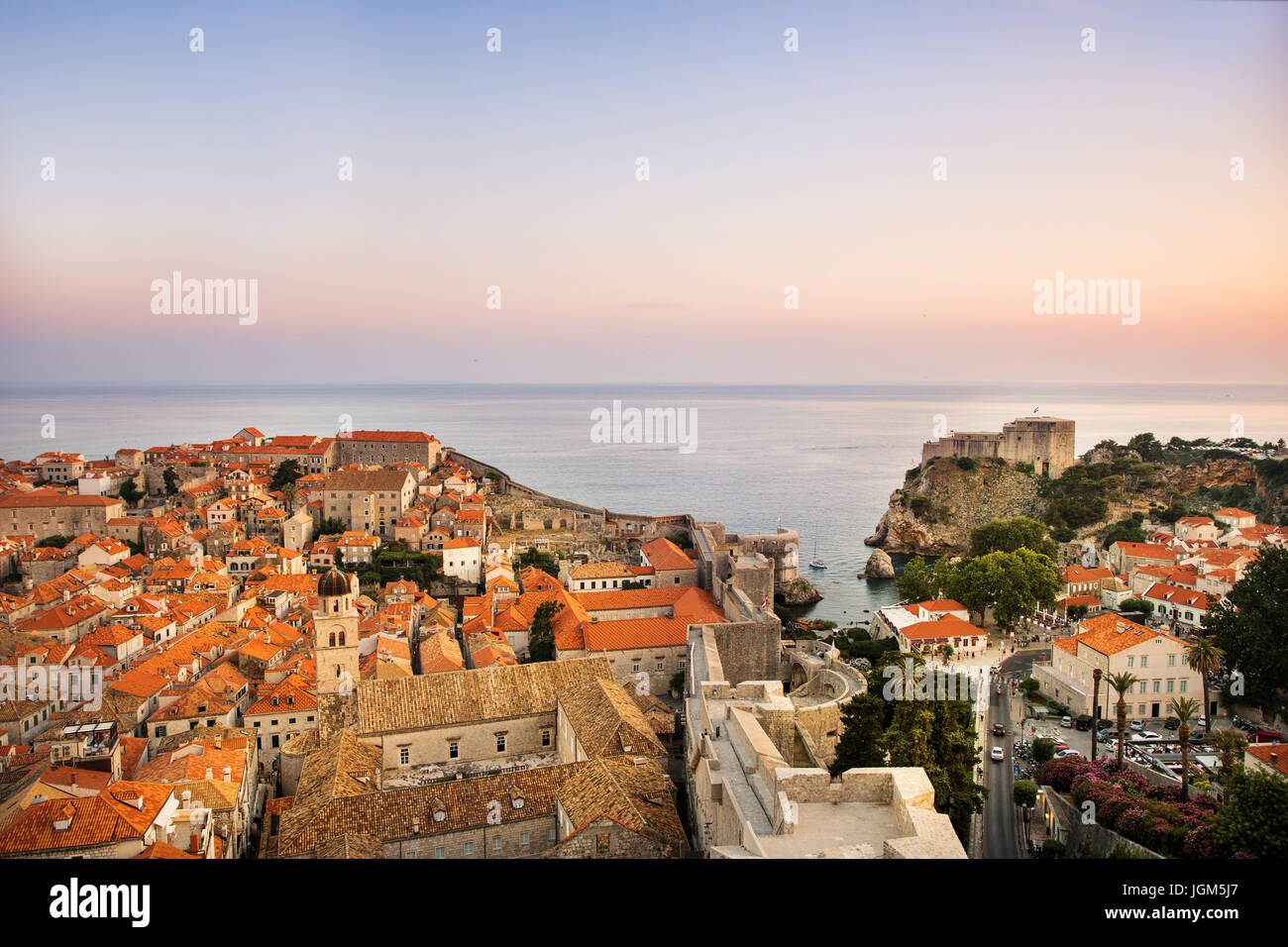 Vista aerea di Dubrovniki città vecchia e Fort Lovrijenac Foto Stock