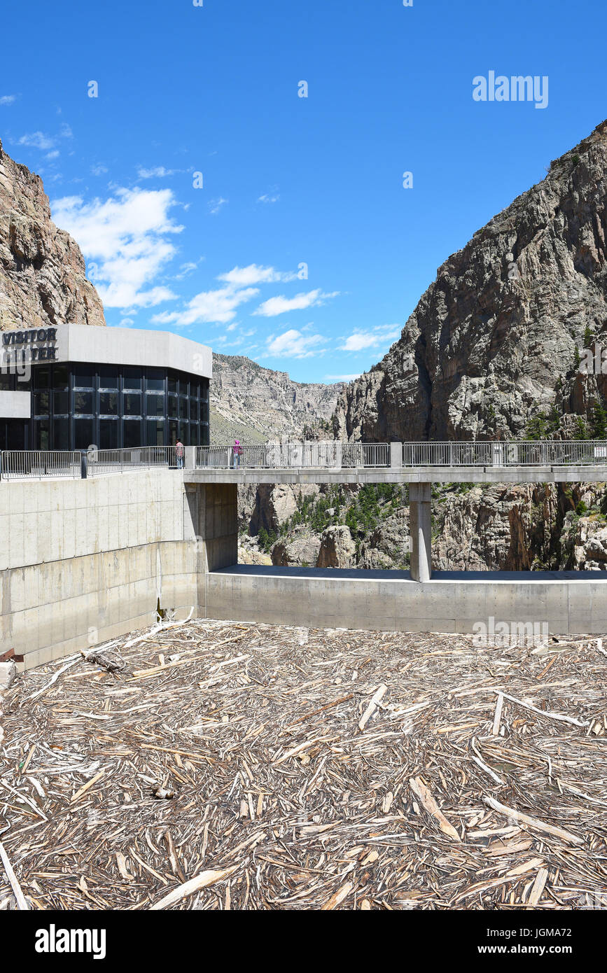 CODY, Wyoming - Giugno 24, 2017: Buffalo Bill Dam accumulo di detriti. La diga sul fiume Shoshone è chiamato dopo il famoso wild west figura William Buffa Foto Stock