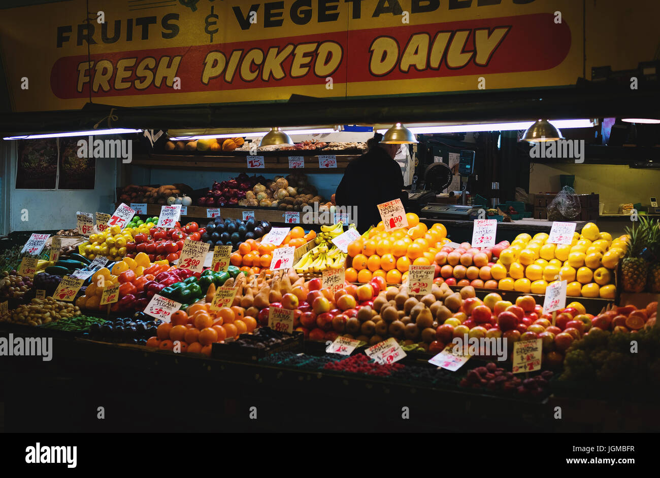 Bancarella di frutta nel mercato di Pike Place Foto Stock